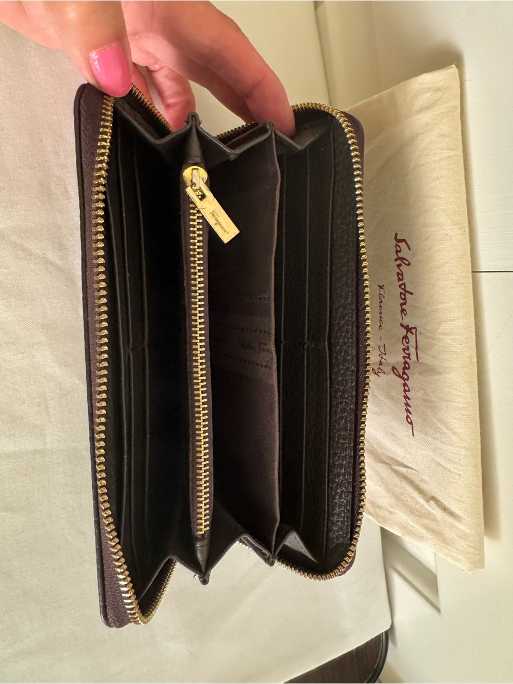 Salvatore Ferragamo Brown Pebbled Leather Zip Wallet with Gold Gancini - Picture 5 of 7